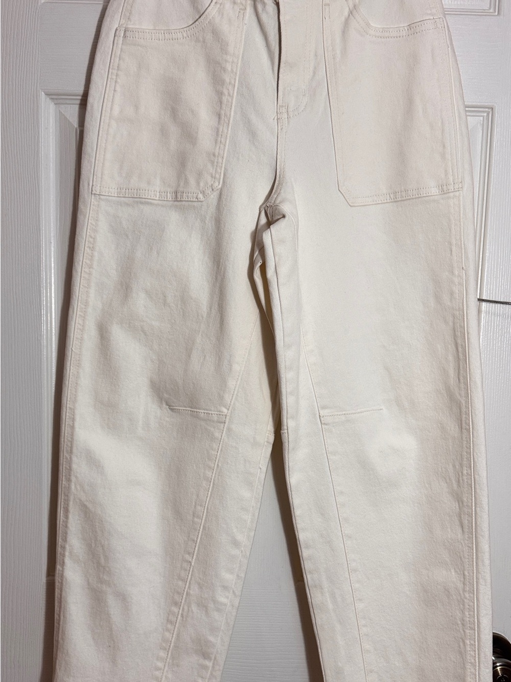 NWT Free Assembly Women's Cropped Carpenter Barrel Jeans Cream Vanilla White - Picture 3 of 6